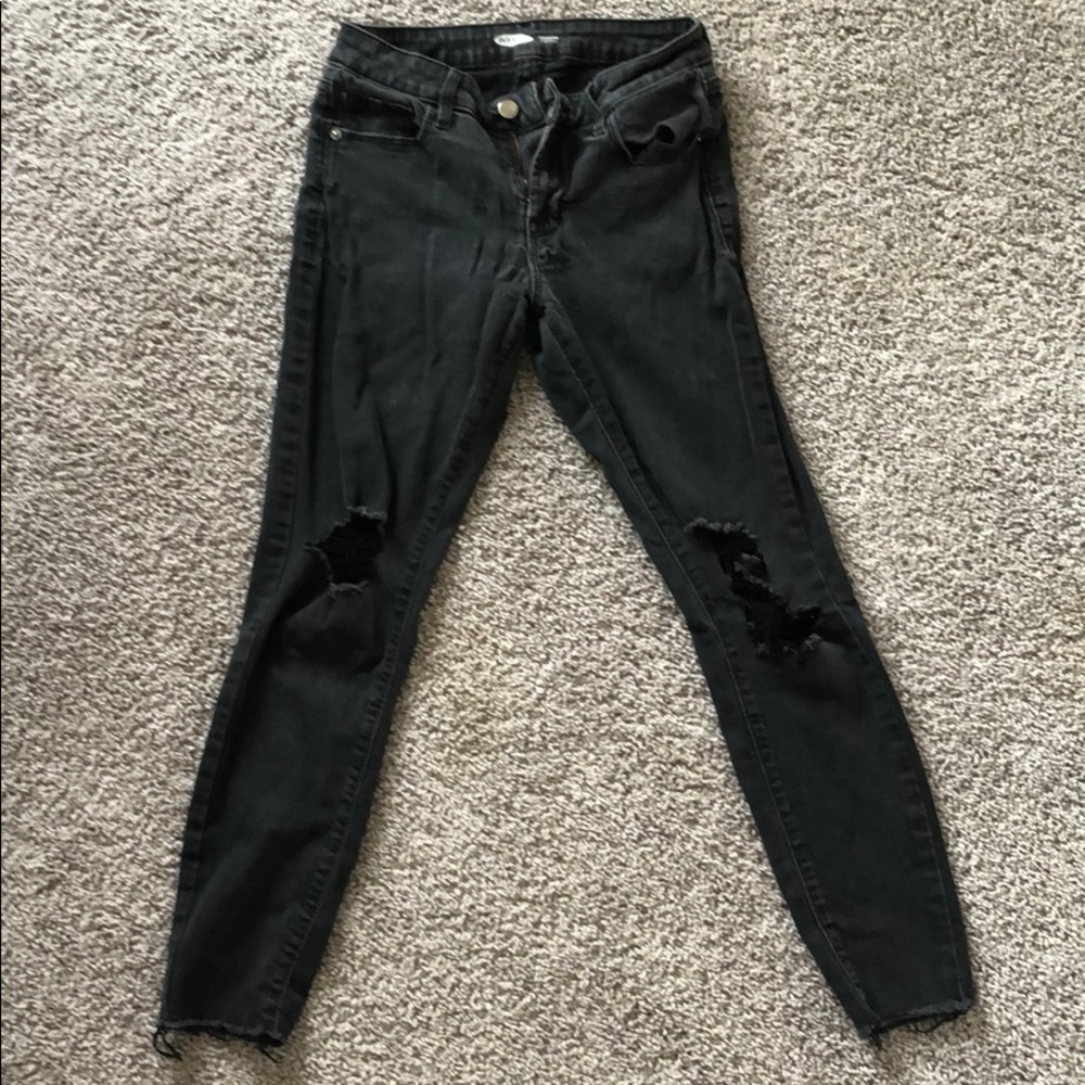 distressed wash skinny jeans
